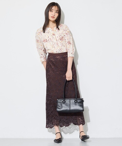 INDIVI(インディヴィ)の「【6分袖】アートドット柄ブラウス(シャツ/ブラウス・レディース・アイボリー系/ブラック系・15 /13/05/38)」の6枚目の写真