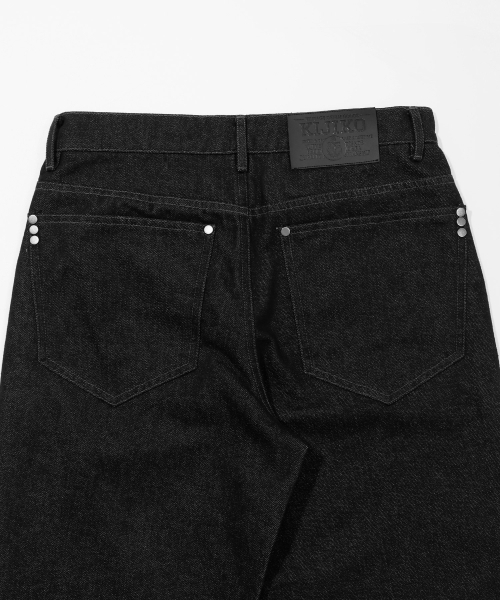 KIJIKO(キジコ)の「ke620. スリム セミロー アジャスト デニム ブラック(デニムパンツ・レディース・その他・SMALL/MEDIUM)」の9枚目の写真