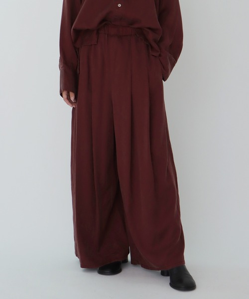 DRESSLAVE(ドレスレイブ)の「tencel tuck pants(テンセルタックワイドパンツ)(その他パンツ・レディース・レッド/ベージュ・38)」の1枚目の写真