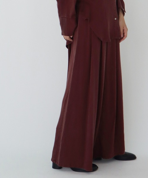 DRESSLAVE(ドレスレイブ)の「tencel tuck pants(テンセルタックワイドパンツ)(その他パンツ・レディース・レッド/ベージュ・38)」の9枚目の写真