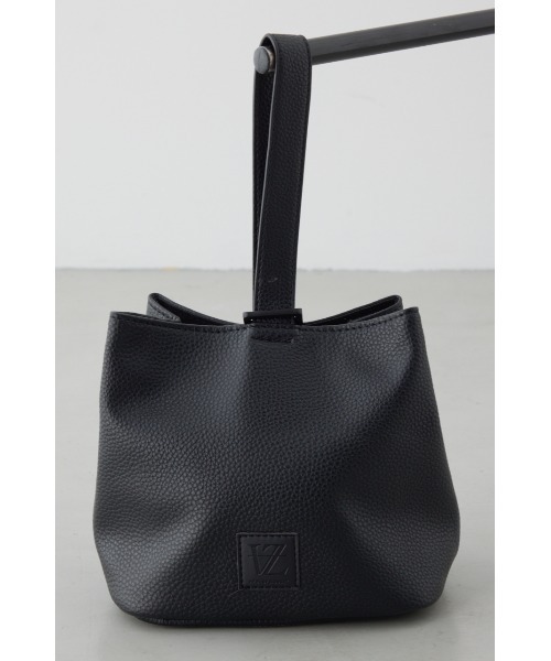 AZUL by moussy(アズールバイマウジー)の「パッチ合皮巾着バッグ ハンドバッグ ミニバッグ フェイクレザー(ハンドバッグ・メンズ・グレー/ブラック・FREE)」の1枚目の写真