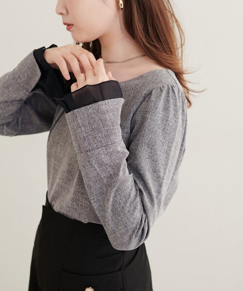 natural couture(ナチュラルクチュール)の「シアー重ねフレア袖ブラウス(シャツ/ブラウス・レディース・ライトベージュ/ブラック/グレー/ブラウン/サックスブルー・FREE)」の2枚目の写真