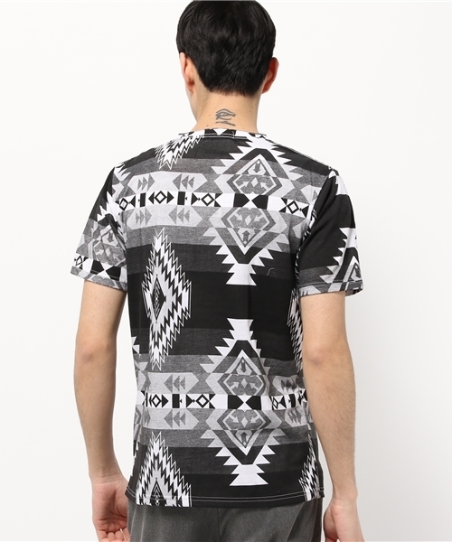 VENCEEXCHANGE（ヴァンスエクスチェンジ）の「ネイティブ総柄Tシャツ（Tシャツ/カットソー・メンズ・ネイビー/グレー/シルバー・MEDIUM/SMALL/LARGE）」の5枚目の写真