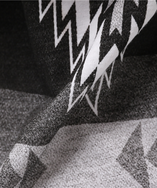 VENCEEXCHANGE（ヴァンスエクスチェンジ）の「ネイティブ総柄Tシャツ（Tシャツ/カットソー・メンズ・ネイビー/グレー/シルバー・MEDIUM/SMALL/LARGE）」の8枚目の写真