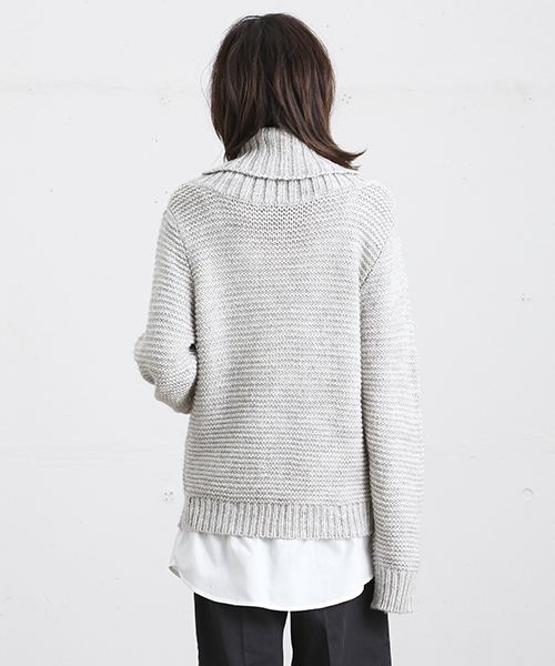 Denime(ドゥニーム)の「シャツ付きタートルニット(ニット/セーター・レディース・ブラウン/グレー/ワイン・FREE)」の11枚目の写真