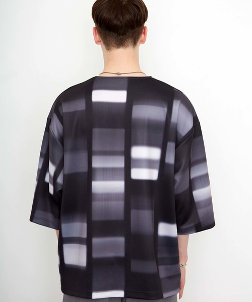 STUDIOUS(ステュディオス)の「【STUDIOUS】スクエアネオンビッグシルエットTシャツ(Tシャツ/カットソー・メンズ・ブラック/ブルー/ワインレッド・1/2)」の11枚目の写真