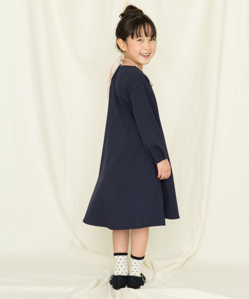 URBAN RESEARCH DOORS(アーバンリサーチドアーズ)の「付け襟フレアワンピース(KIDS)(ワンピース・キッズ・ベージュ/ネイビー・120/105/135)」の17枚目の写真