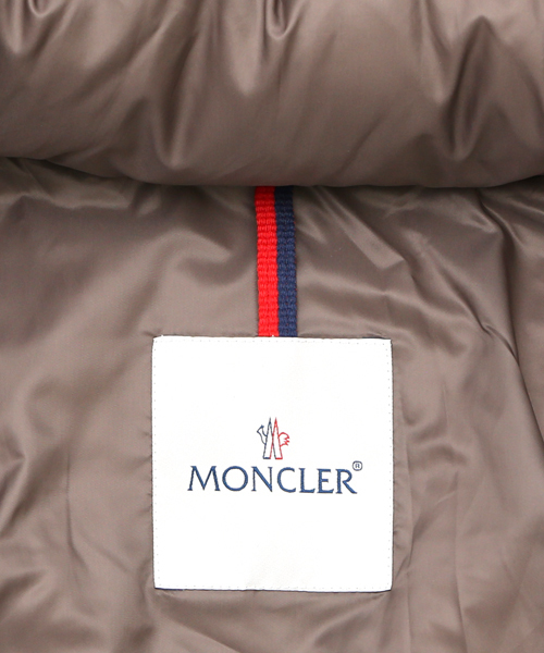 International Gallery BEAMS(インターナショナルギャラリービームス)の「【商品紹介】MONCLER / BEAUMONT(ダウンジャケット/コート・メンズ・グレー・3/4/0/2/1)」の5枚目の写真