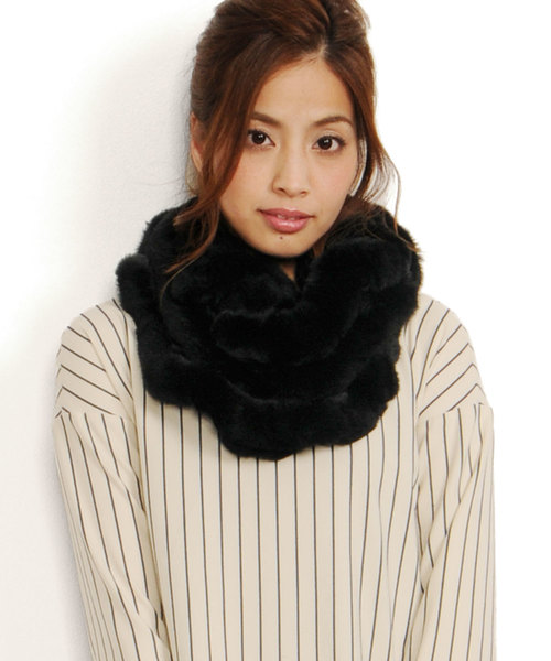 sankyo shokai(サンキョウショウカイ)の「レッキスファーロングスヌード(ネックウォーマー/スヌード・レディース・ブラック/ダークブラウン/ミックスグレー/ピンク/ダークパープル/モカ/ブラウン系その他/ワイン/グレイッシュベージュ・FREE)」の3枚目の写真