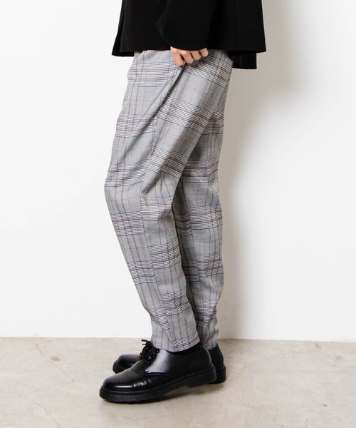 WEGO（ウィゴー）の「WEGO/クラシックチェックペグトップスラックス（スラックス・メンズ・ブラウン系その他2/グレー系その他2/ブラウン系その他3・SMALL/MEDIUM/LARGE）」の2枚目の写真