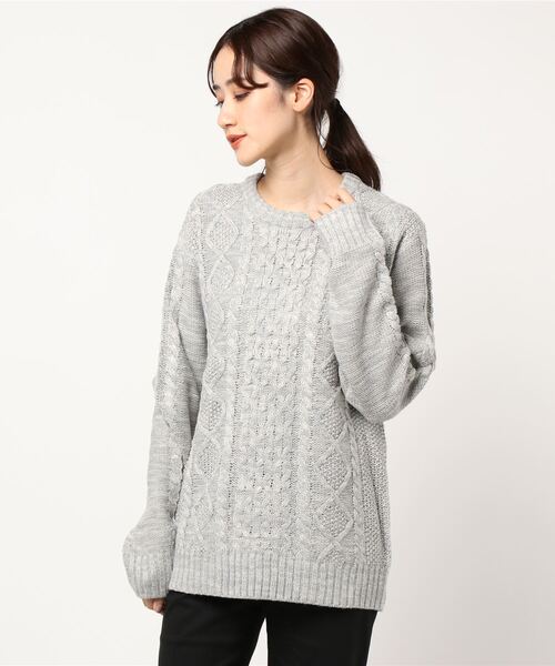 Bling Leads（ブリングリーズ）の「/Bling Leads/ケーブルクルーニット（ニット/セーター・レディース・ブラック/ベージュ/ネイビー/ブラウン/ワインレッド/ホワイト系その他/グレー系その他/ブルー系その他/ライトパープル/ホワイト系その他2/ブラック系その他2/グレー系その他2/ブラック系その他/ブラック×ホワイト/ネイビー×ホワイト/ブルーグレー/その他2/その他1/グリーン系・MEDIUM/LARGE/X-LARGE）」の9枚目の写真