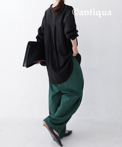 antiqua(アンティカ)の「「大人が選びたい。」Vネックスタンドカラーシャツ(その他トップス・レディース・ブラック/オフホワイト/カーキ・FREE)」の22枚目の写真