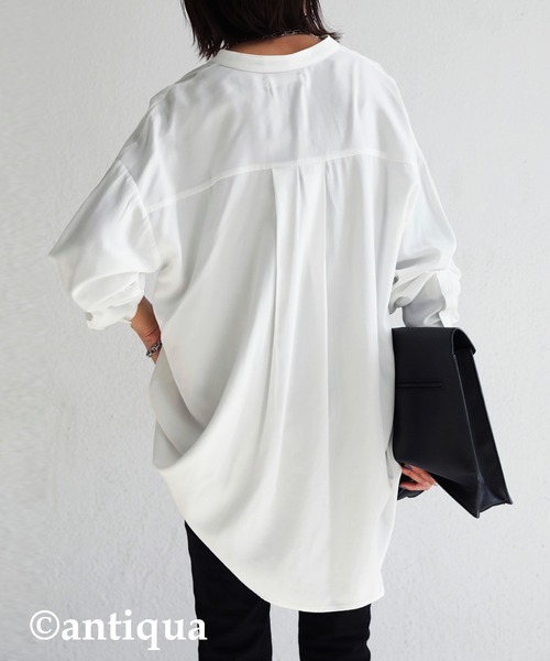 antiqua(アンティカ)の「「大人が選びたい。」Vネックスタンドカラーシャツ(その他トップス・レディース・ブラック/オフホワイト/カーキ・FREE)」の15枚目の写真