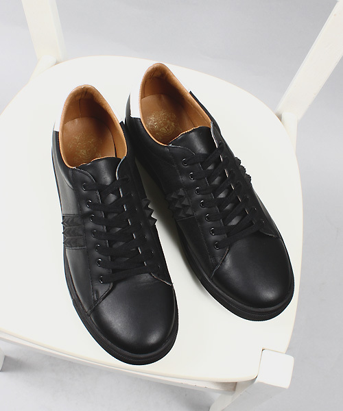 CAMINANDO（カミナンド）の「【CAMINANDO(カミナンド)】別注レザースニーカー/メキシコMADE（スニーカー・メンズ・ブラック/ホワイト・MEDIUM/SMALL/LARGE）」の2枚目の写真