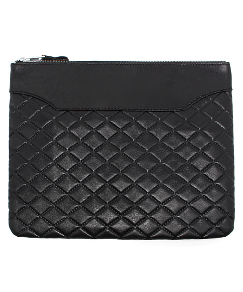 And A(アンドエー)の「キルティングレザークラッチ(クラッチバッグ・メンズ・ブラック/ネイビー・FREE)」の8枚目の写真