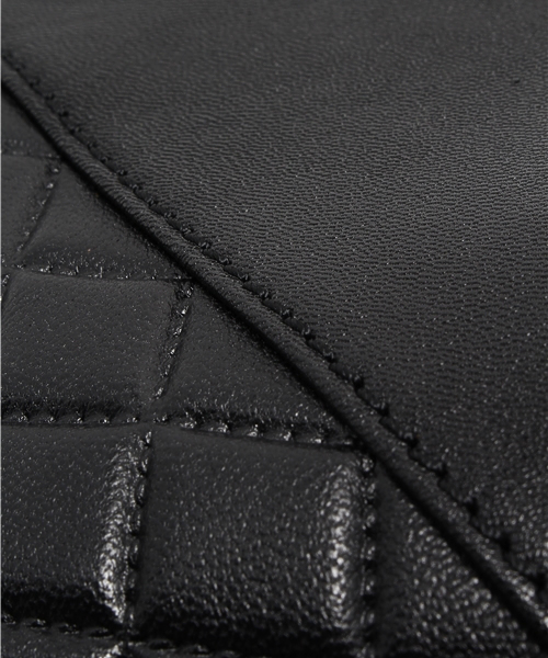 And A(アンドエー)の「キルティングレザークラッチ(クラッチバッグ・メンズ・ブラック/ネイビー・FREE)」の4枚目の写真