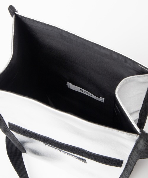 WEGO（ウィゴー）の「WEGO/ロールフラップロゴショルダーバッグ（ショルダーバッグ・レディース・シルバー/ブラック・FREE）」の4枚目の写真