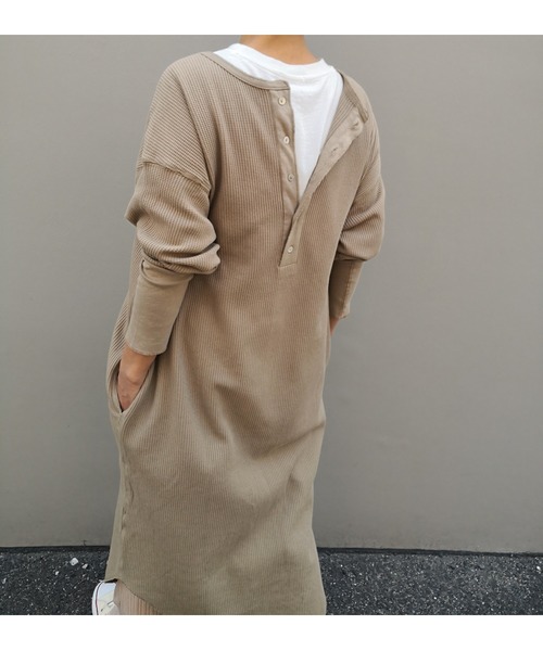 ulu（ウル）の「3way shell button thermal cardigan onepierce（ワンピース・レディース・ブラック/カーキ/グレー・FREE）」の4枚目の写真