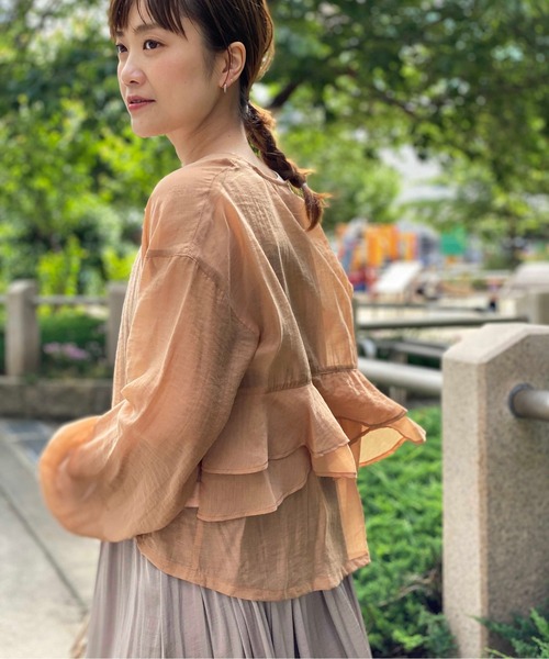 PICCIN(ピッチン)の「バックフリルシアーブルゾン(ブルゾン・レディース・カーキ/ブラック・L/M)」の1枚目の写真