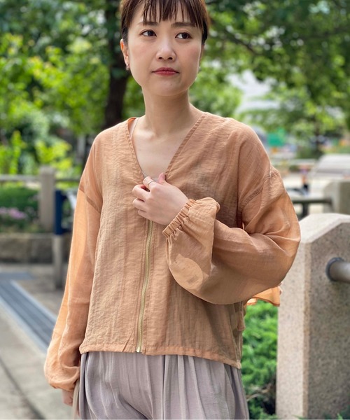 PICCIN(ピッチン)の「バックフリルシアーブルゾン(ブルゾン・レディース・カーキ/ブラック・L/M)」の3枚目の写真