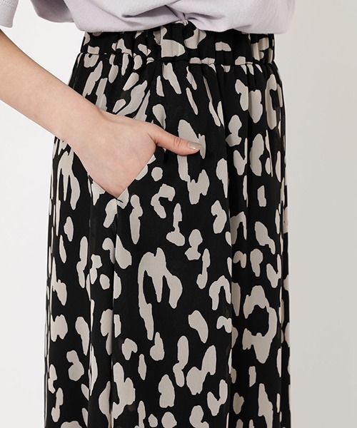 AZUL by moussy（アズールバイマウジー）の「BIG LEOPARD FLARE SKIRT/ビッグレオパードフレアスカート（スカート・レディース・ブラック系その他/ベージュ系その他・MEDIUM/SMALL）」の12枚目の写真