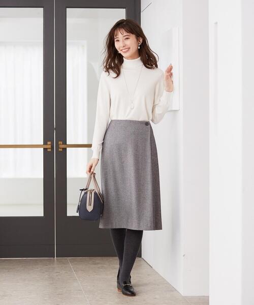 J.PRESS(ジェイプレス)の「【新色追加】ウールを含まないPRINCE タートルネック ニット(ニット/セーター・レディース・シルバー系/スモーキーグリーン系/ふじ色系・T13/T15)」の4枚目の写真