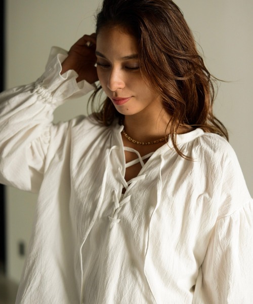 Auntie Rosa Holiday（アンティローザホリデー）の「2WAYレースアップギャザーブラウス（シャツ/ブラウス・レディース・ホワイト/ブラック/ライトグリーン・FREE）」の9枚目の写真