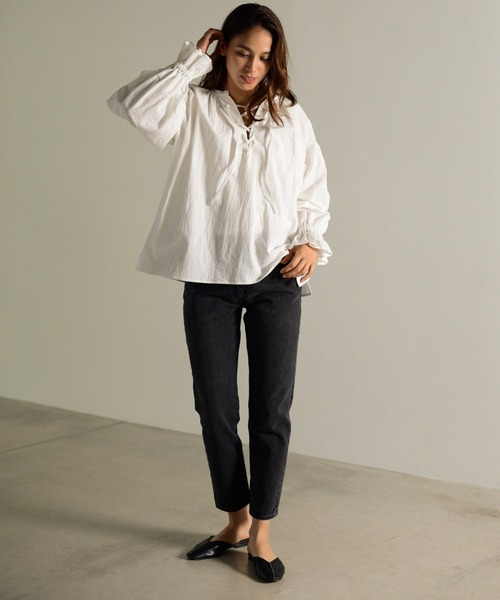 Auntie Rosa Holiday（アンティローザホリデー）の「2WAYレースアップギャザーブラウス（シャツ/ブラウス・レディース・ホワイト/ブラック/ライトグリーン・FREE）」の6枚目の写真