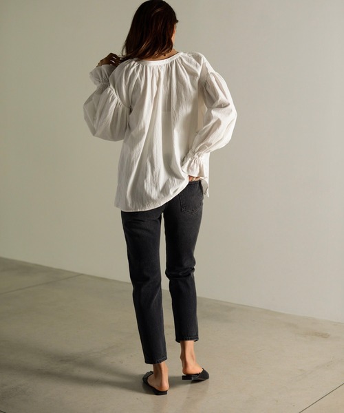 Auntie Rosa Holiday（アンティローザホリデー）の「2WAYレースアップギャザーブラウス（シャツ/ブラウス・レディース・ホワイト/ブラック/ライトグリーン・FREE）」の8枚目の写真