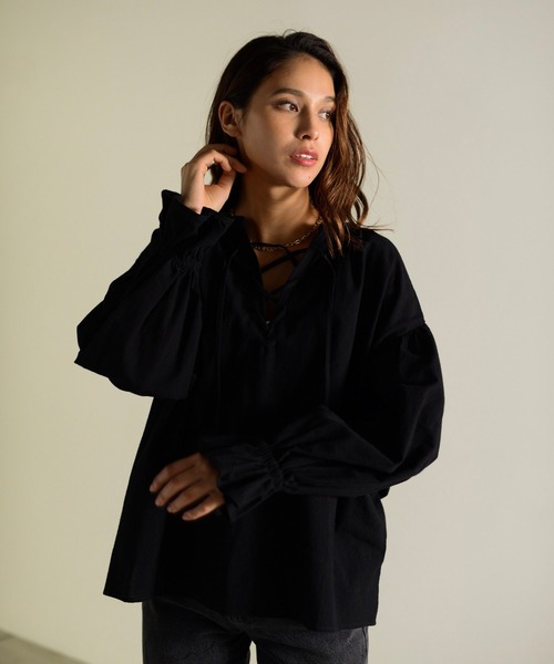 Auntie Rosa Holiday（アンティローザホリデー）の「2WAYレースアップギャザーブラウス（シャツ/ブラウス・レディース・ホワイト/ブラック/ライトグリーン・FREE）」の10枚目の写真