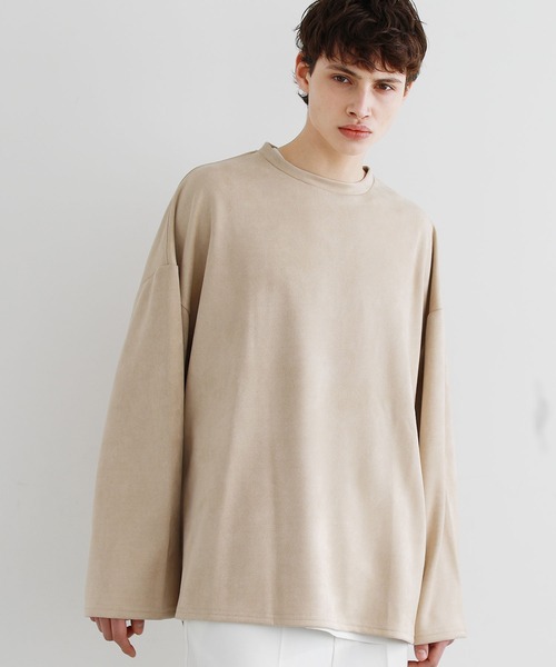 LILL（リル）の「フェイクスウェードサイドスリットビッグシルエットプルオーバー（Tシャツ/カットソー・メンズ・ブラック/ベージュ/グレー/サックスブルー/チャコール・M/L）」の4枚目の写真