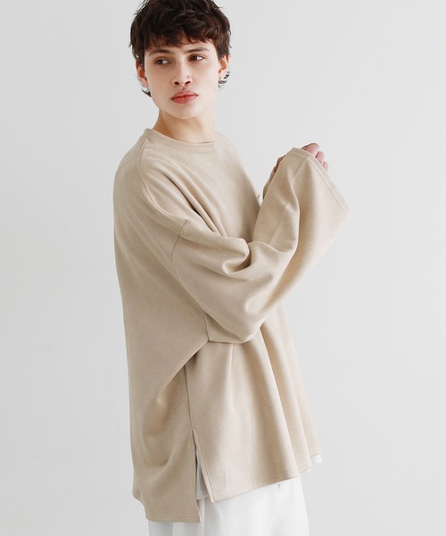 LILL（リル）の「フェイクスウェードサイドスリットビッグシルエットプルオーバー（Tシャツ/カットソー・メンズ・ブラック/ベージュ/グレー/サックスブルー/チャコール・M/L）」の7枚目の写真