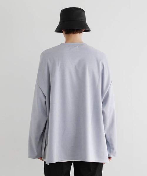 LILL（リル）の「フェイクスウェードサイドスリットビッグシルエットプルオーバー（Tシャツ/カットソー・メンズ・ブラック/ベージュ/グレー/サックスブルー/チャコール・M/L）」の14枚目の写真