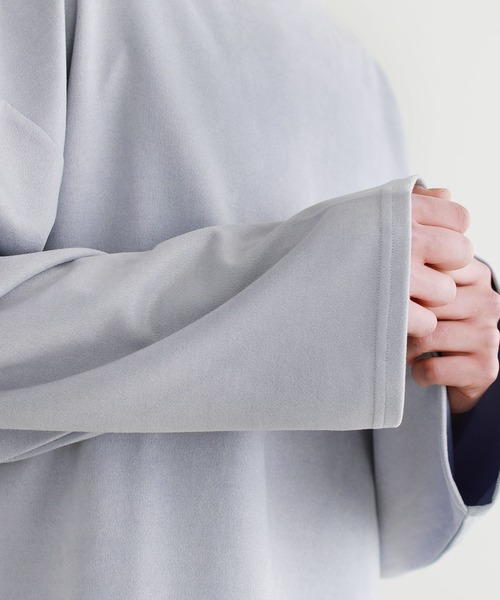 LILL（リル）の「フェイクスウェードサイドスリットビッグシルエットプルオーバー（Tシャツ/カットソー・メンズ・ブラック/ベージュ/グレー/サックスブルー/チャコール・M/L）」の17枚目の写真