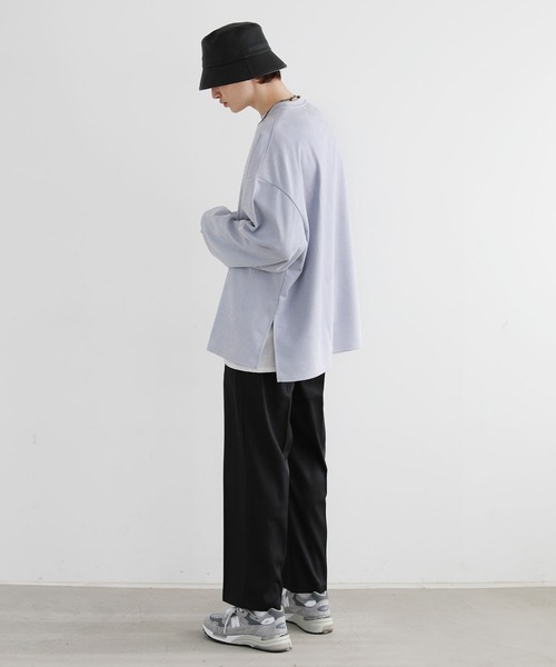 LILL（リル）の「フェイクスウェードサイドスリットビッグシルエットプルオーバー（Tシャツ/カットソー・メンズ・ブラック/ベージュ/グレー/サックスブルー/チャコール・M/L）」の12枚目の写真