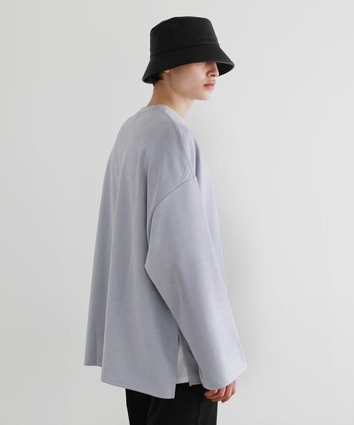 LILL（リル）の「フェイクスウェードサイドスリットビッグシルエットプルオーバー（Tシャツ/カットソー・メンズ・ブラック/ベージュ/グレー/サックスブルー/チャコール・M/L）」の13枚目の写真