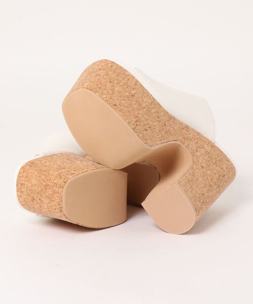 RASVOA（ラスボア）の「スクエアトゥコルクヒール厚底サンダル（サンダル・レディース・ブラック/オフホワイト・L/M）」の4枚目の写真
