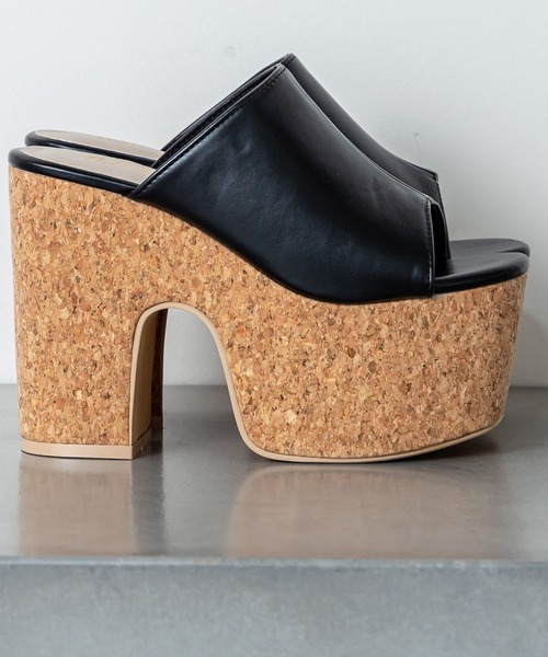 RASVOA（ラスボア）の「スクエアトゥコルクヒール厚底サンダル（サンダル・レディース・ブラック/オフホワイト・L/M）」の2枚目の写真