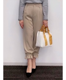 裾ベルトクロップトパンツ