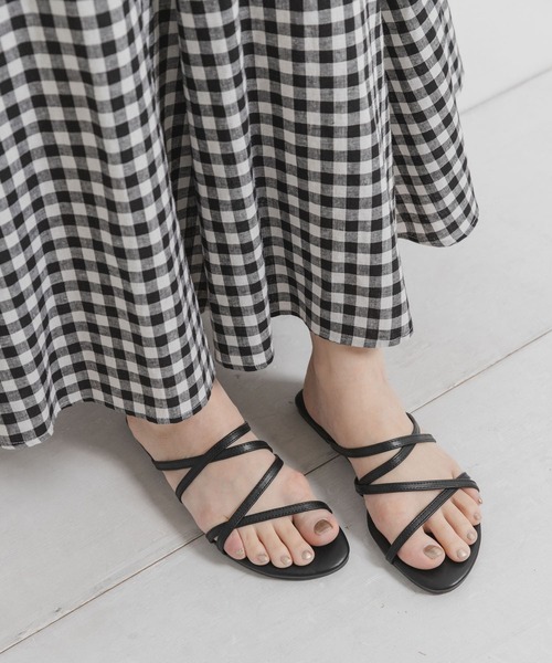 URBAN RESEARCH Sonny Label（アーバンリサーチサニーレーベル）の「アシンメトリーラインサンダル（サンダル・レディース・ブラウン/ブラック/アイボリー・MEDIUM/LARGE/SMALL）」の3枚目の写真