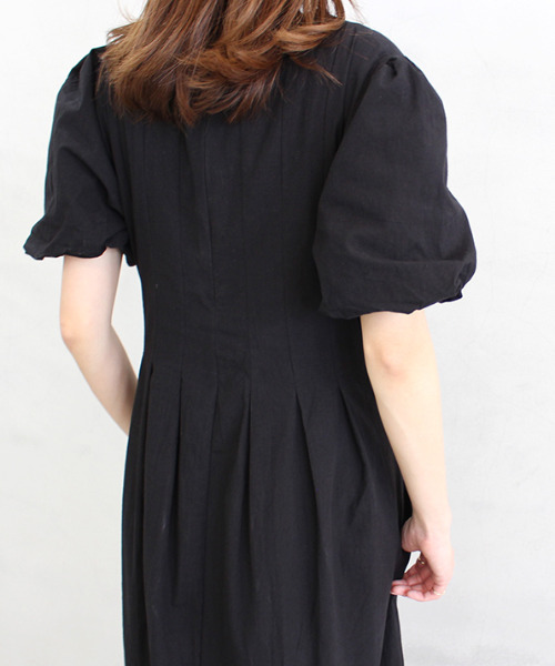 MODE ROBE(モードローブ)の「パフショルダ―ロングワンピース(ワンピース・レディース・ホワイト/ブラック/ブルー・FREE)」の8枚目の写真