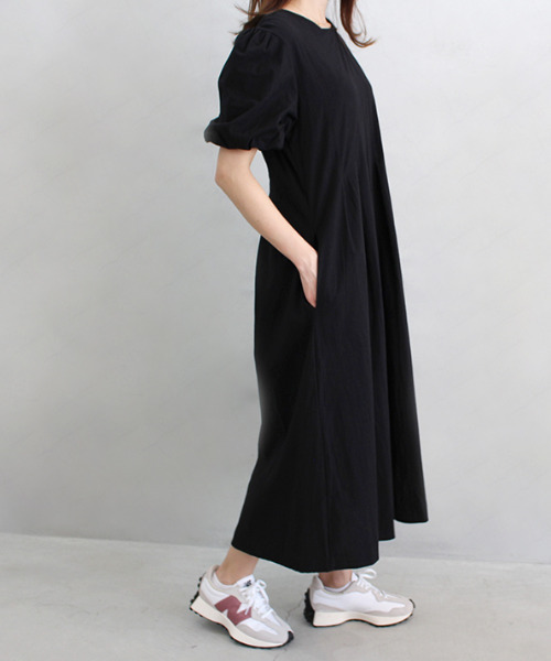 MODE ROBE(モードローブ)の「パフショルダ―ロングワンピース(ワンピース・レディース・ホワイト/ブラック/ブルー・FREE)」の9枚目の写真