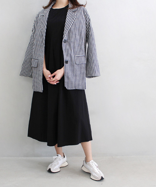 MODE ROBE(モードローブ)の「パフショルダ―ロングワンピース(ワンピース・レディース・ホワイト/ブラック/ブルー・FREE)」の11枚目の写真