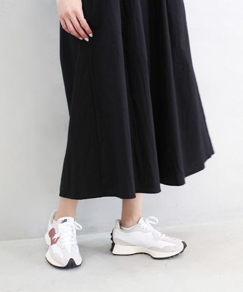 MODE ROBE(モードローブ)の「パフショルダ―ロングワンピース(ワンピース・レディース・ホワイト/ブラック/ブルー・FREE)」の12枚目の写真