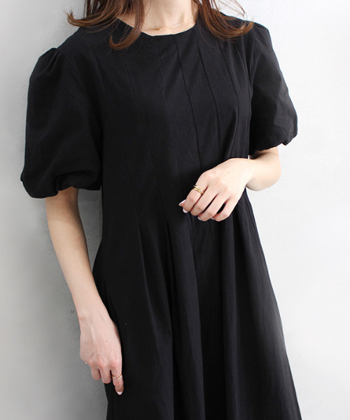 MODE ROBE(モードローブ)の「パフショルダ―ロングワンピース(ワンピース・レディース・ホワイト/ブラック/ブルー・FREE)」の13枚目の写真