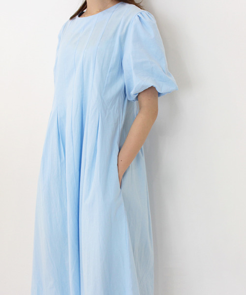 MODE ROBE(モードローブ)の「パフショルダ―ロングワンピース(ワンピース・レディース・ホワイト/ブラック/ブルー・FREE)」の4枚目の写真