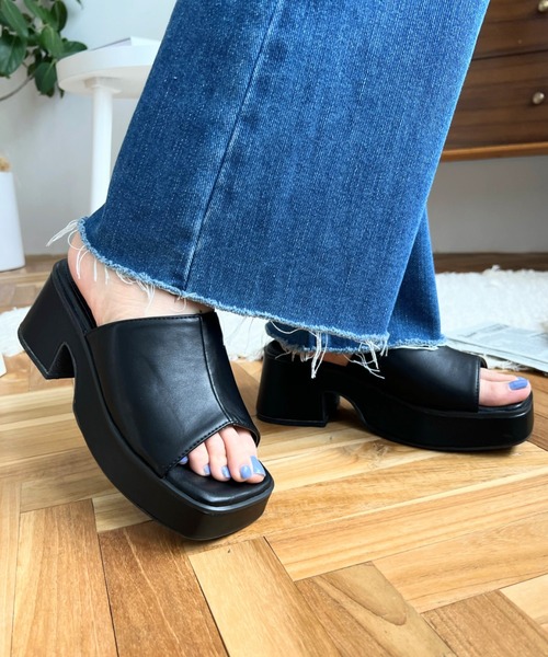 moment+(モーメントプラス)の「【累計販売枚数1万枚突破!】センターシームバルキーヒールサンダル(サンダル・レディース・ブラック/アイボリー/ベージュ/シルバー・LL/S/M/L)」の11枚目の写真