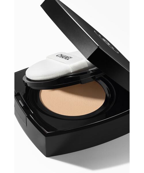 CHANEL（シャネル）の「ウルトラ ル タン クッション ファンデーション（うるおいのある完璧な仕上がり）（ファンデーション・レディース・B10/BR12/B20/BD21/B30/BR22/BD01・FREE）」の10枚目の写真