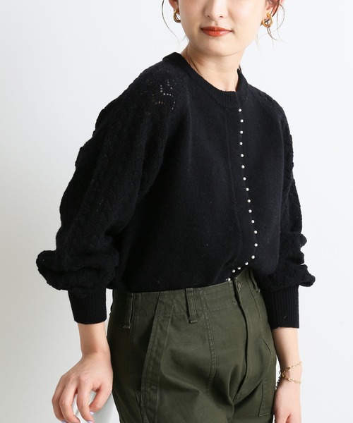 SLOBE IENA（スローブイエナ）の「パール付き柄編みカーディガン◆（カーディガン/ボレロ・レディース・グレー/ブラック/ホワイト・FREE）」の2枚目の写真