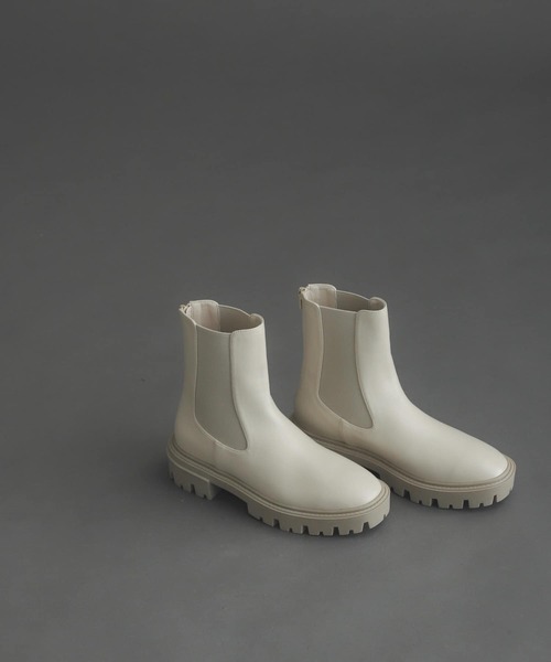 SENSE OF PLACE by URBAN RESEARCH（センスオブプレイスバイアーバンリサーチ）の「トラックソールサイドゴアブーツ（ブーツ・レディース・カーキ/ブラック/アイボリー・SMALL/LARGE/MEDIUM）」の2枚目の写真